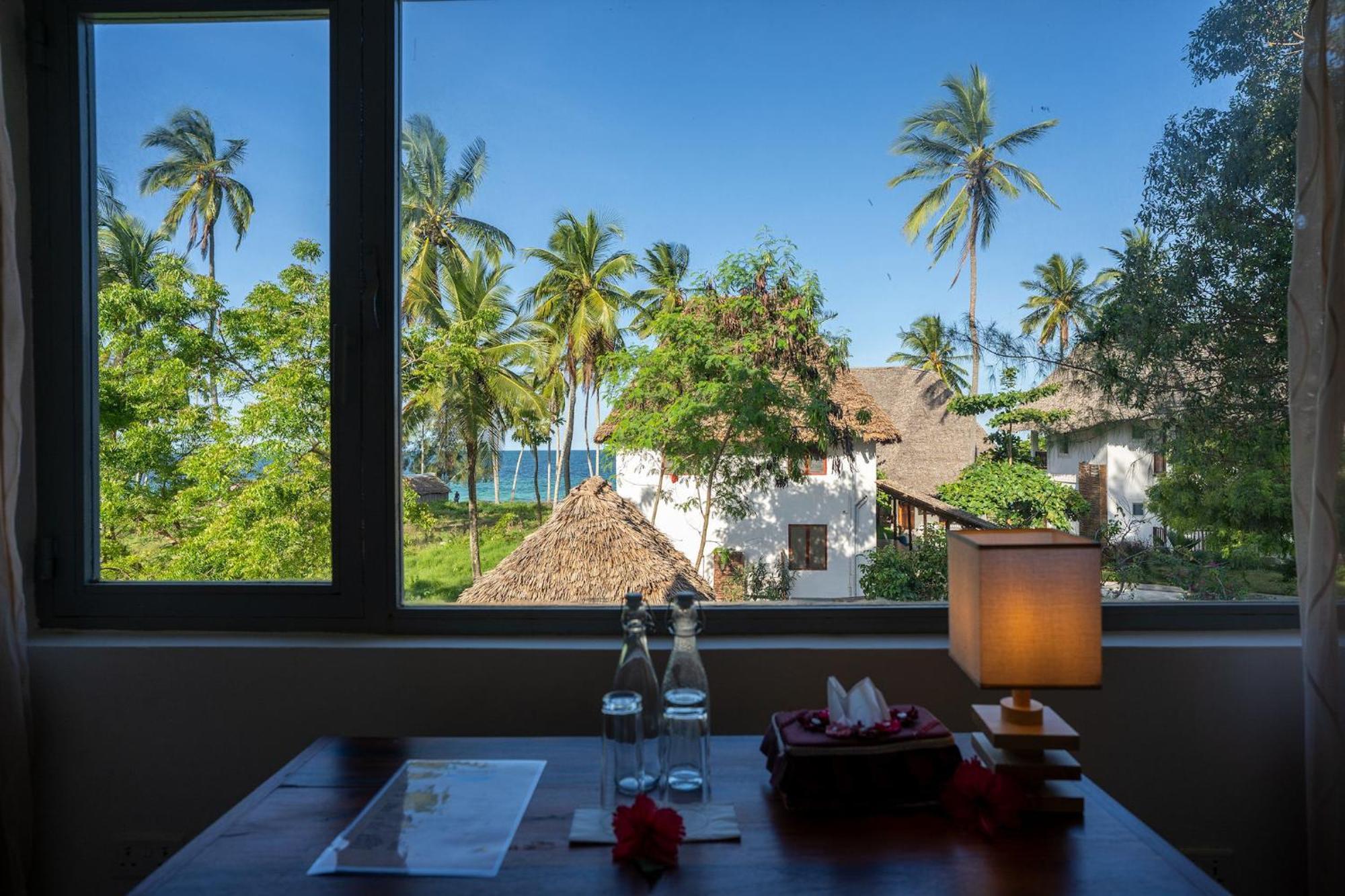 Manolo Beach Resort Uroa Rum bild