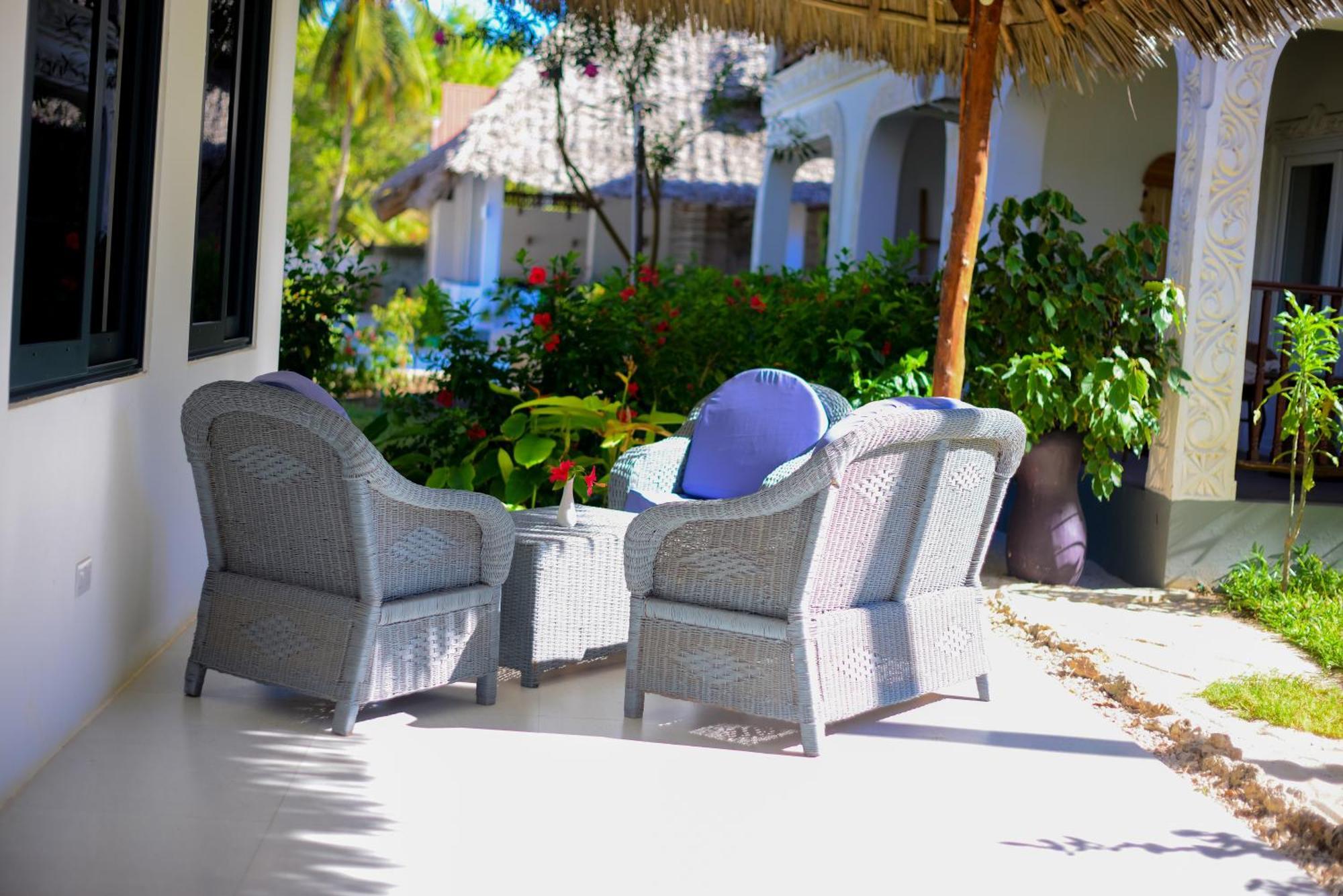 Manolo Beach Resort Uroa Exteriör bild