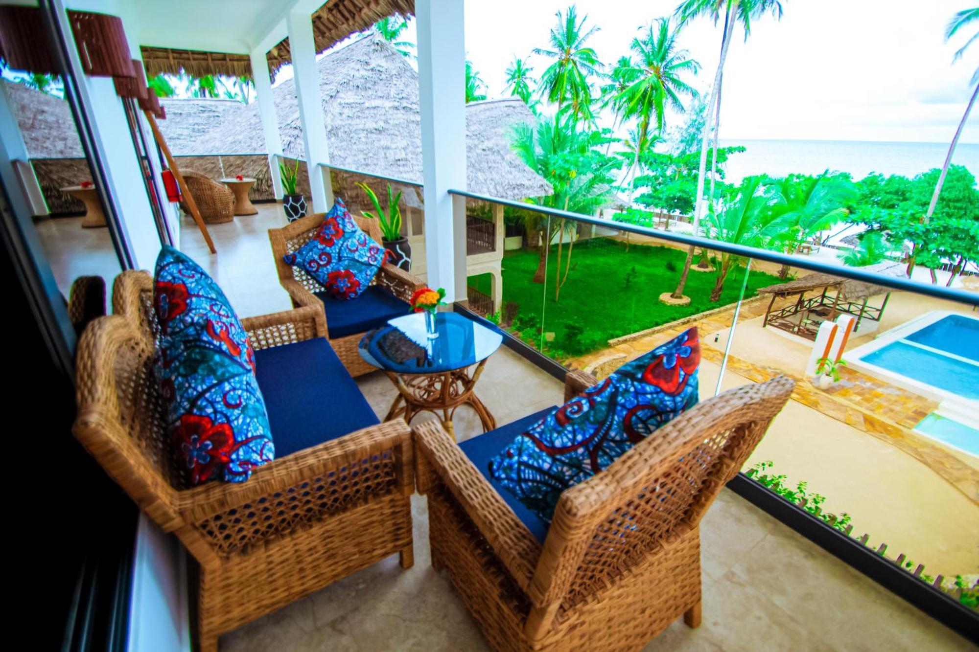 Manolo Beach Resort Uroa Exteriör bild