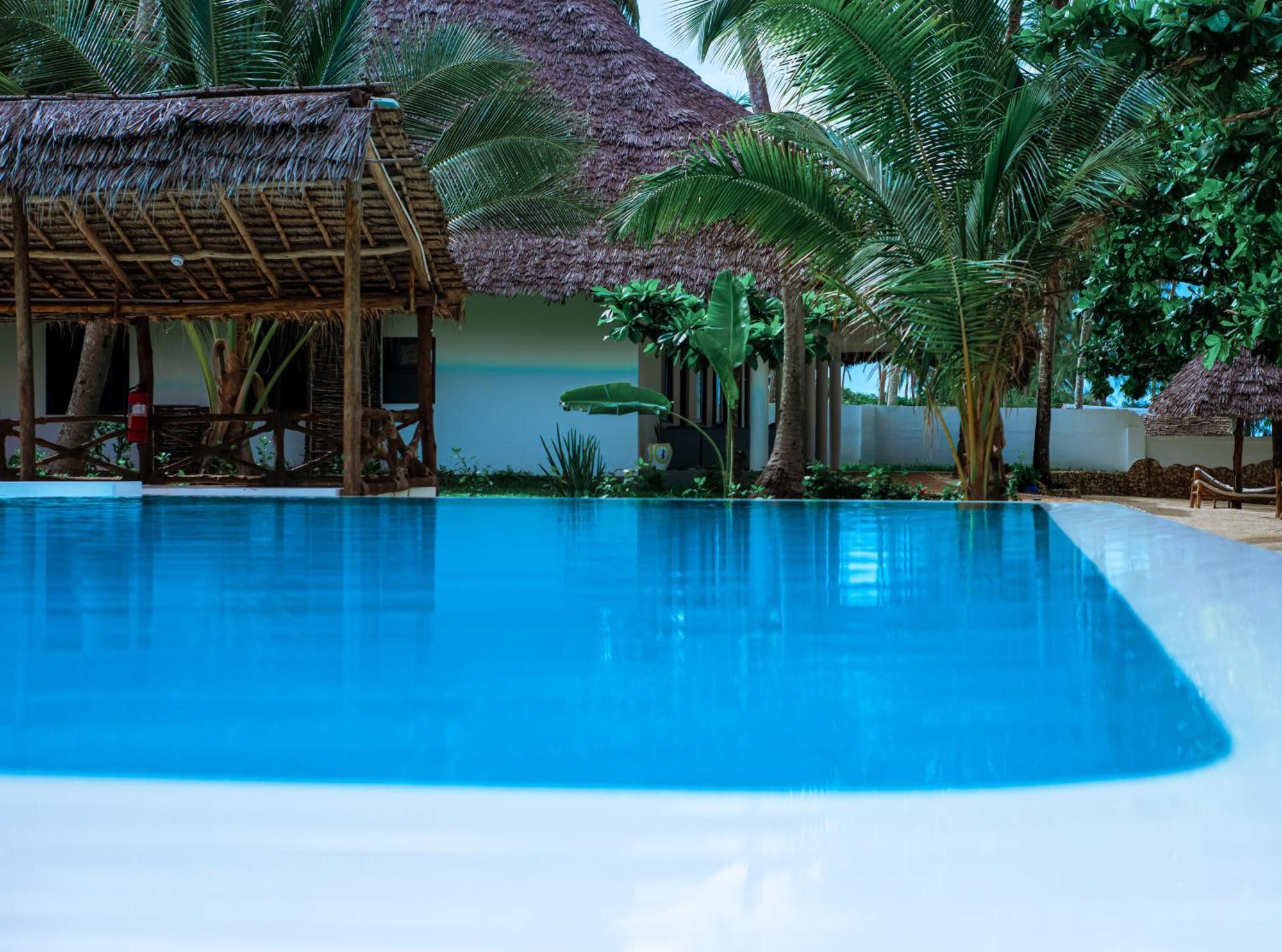 Manolo Beach Resort Uroa Exteriör bild