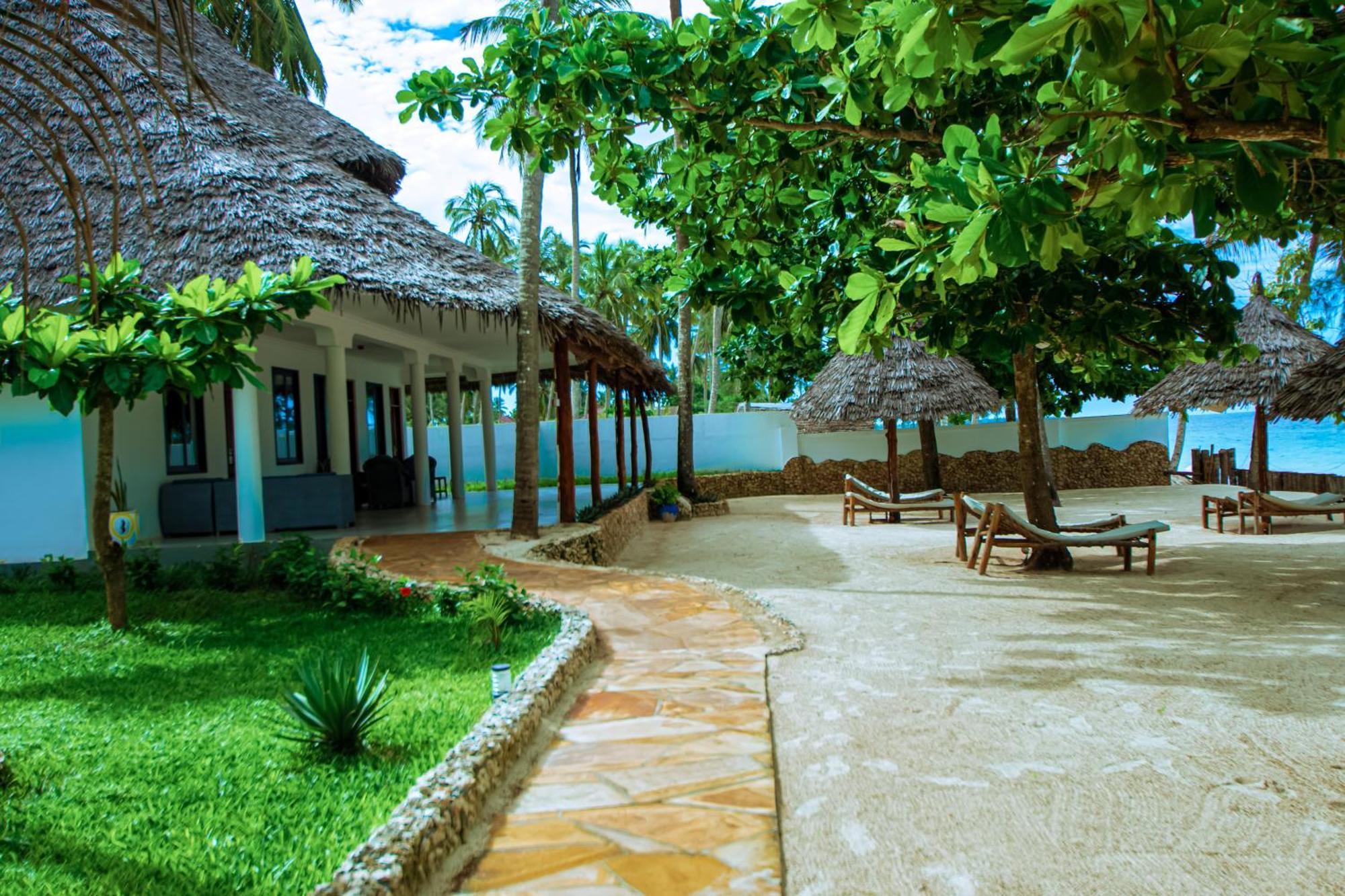 Manolo Beach Resort Uroa Rum bild